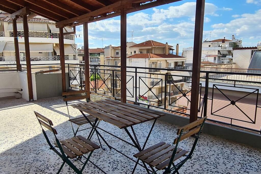 Apartment In The Heart Of The City 4 Larissa Ngoại thất bức ảnh